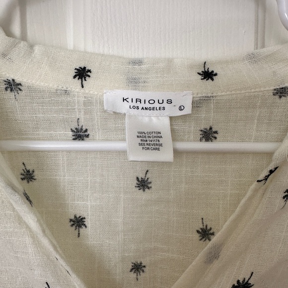 White Button-Up Crop Top with Palm Tree Pattern - Picture 3 of 4